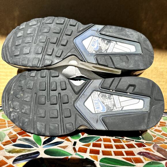 Nike Air Max ST International Running Shoes Sneakers Lace Up Gray Green 8 - Picture 8 of 8